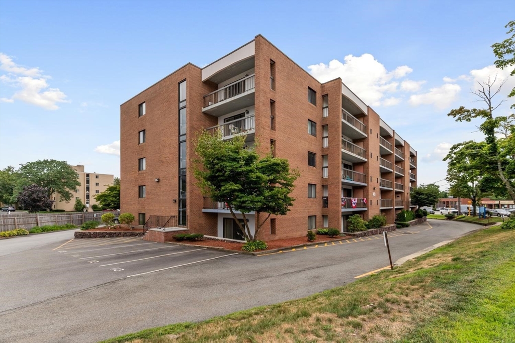 40 Main St #205, Stoneham, MA Photo #2