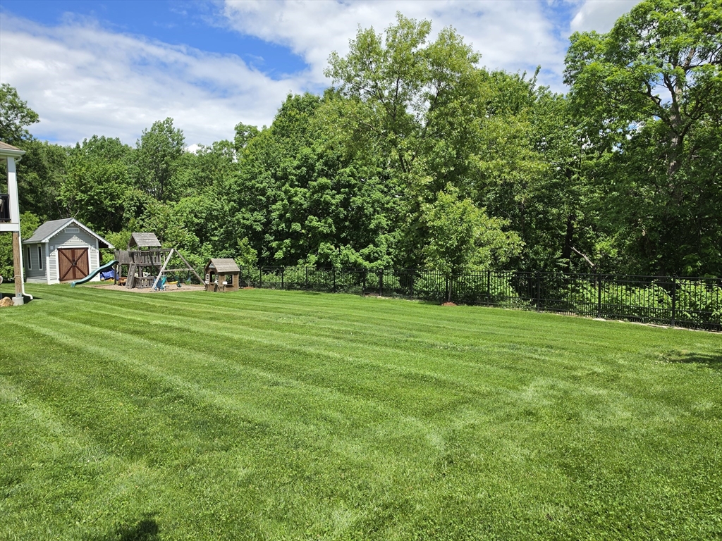 8 Blue Jay Ln
