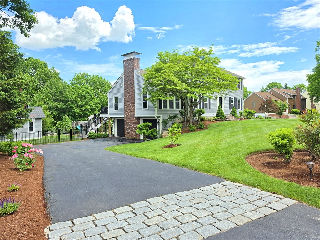 8 Blue Jay Ln