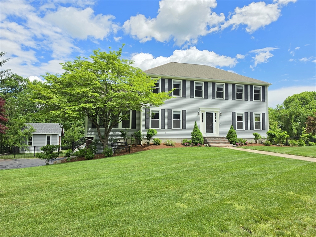 8 Blue Jay Ln