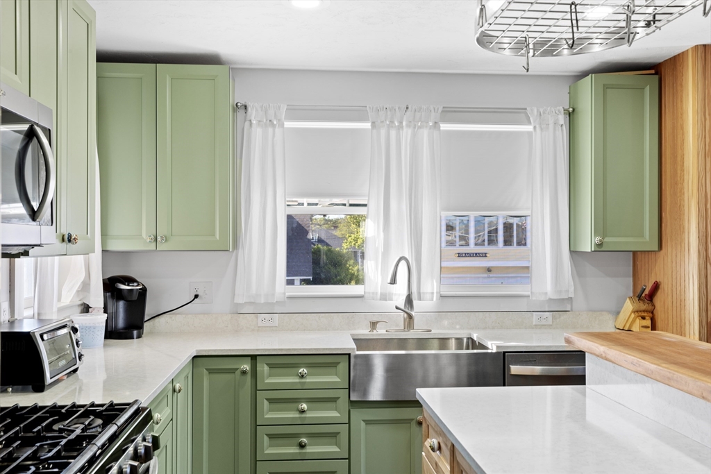 43 Oceanside Dr