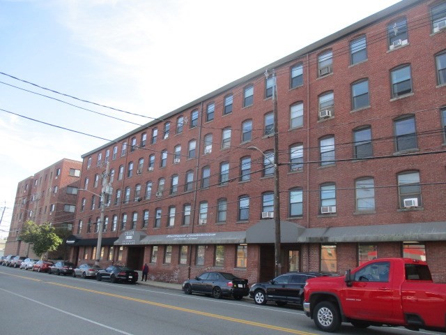 80 Foster Street 307