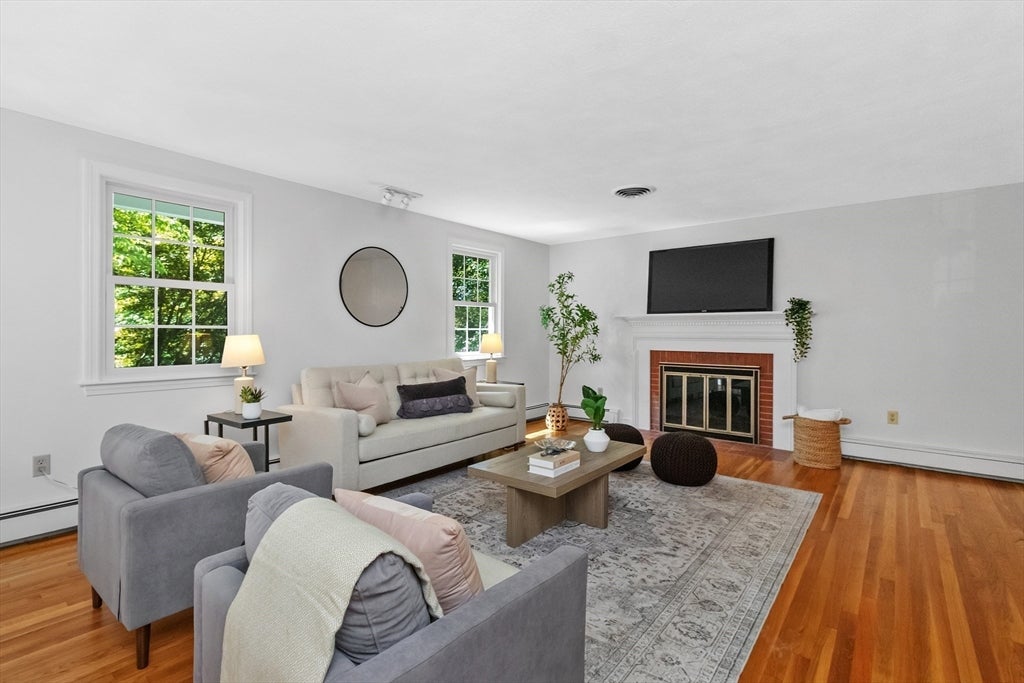 20 Village Cir