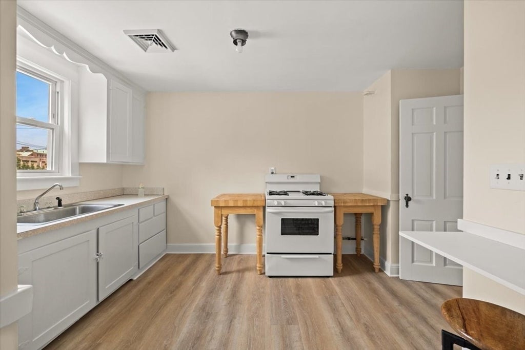 9 Billings St, Boston, MA, 9 Billings St, Boston, MA Photo #7