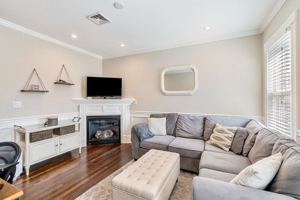 176 Bowen St #3, Boston, MA, 176 Bowen St #3, Boston, MA Photo #1