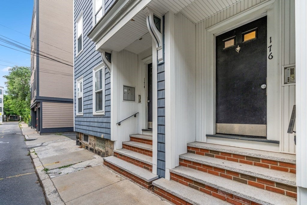 176 Bowen St #3, Boston, MA, 176 Bowen St #3, Boston, MA Photo #18