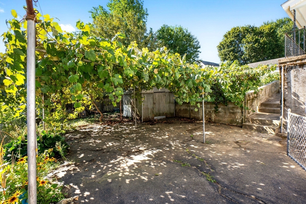 6 Englewood Rd