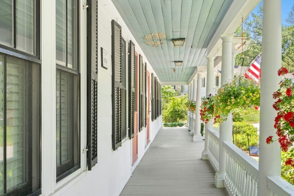 11 Fairbanks St 2