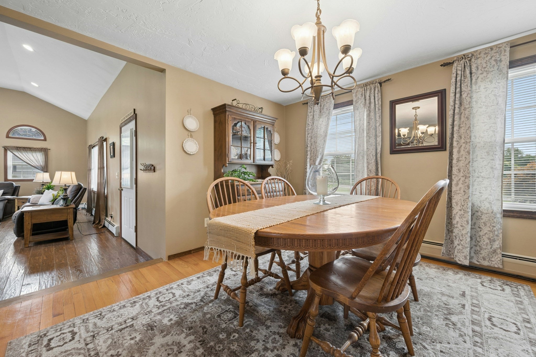 196 Eight Lots Rd, Sutton, MA Photo #16