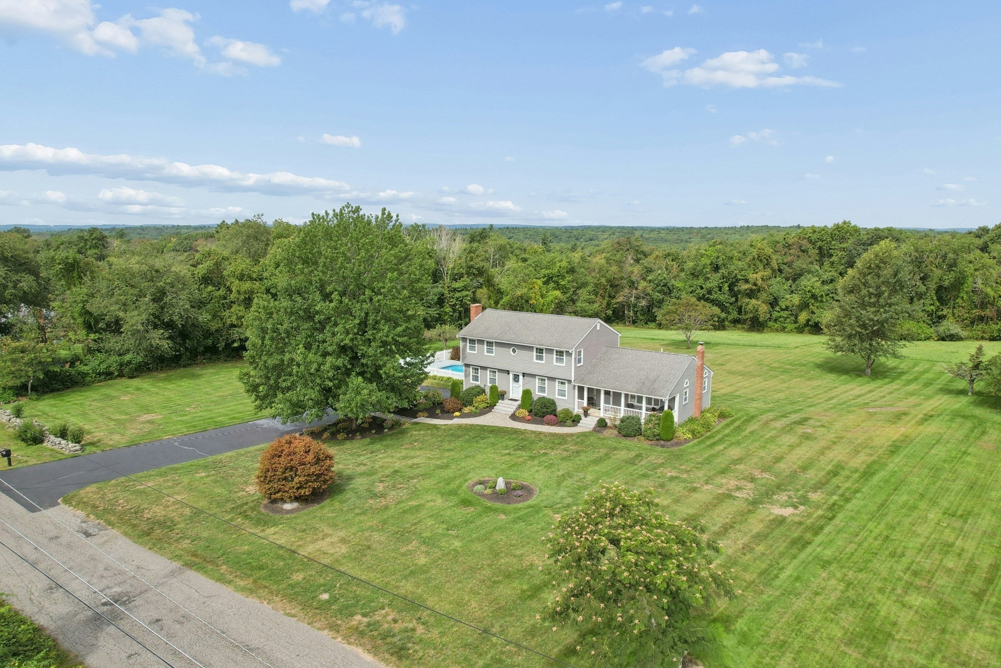196 Eight Lots Rd, Sutton, MA Photo #4