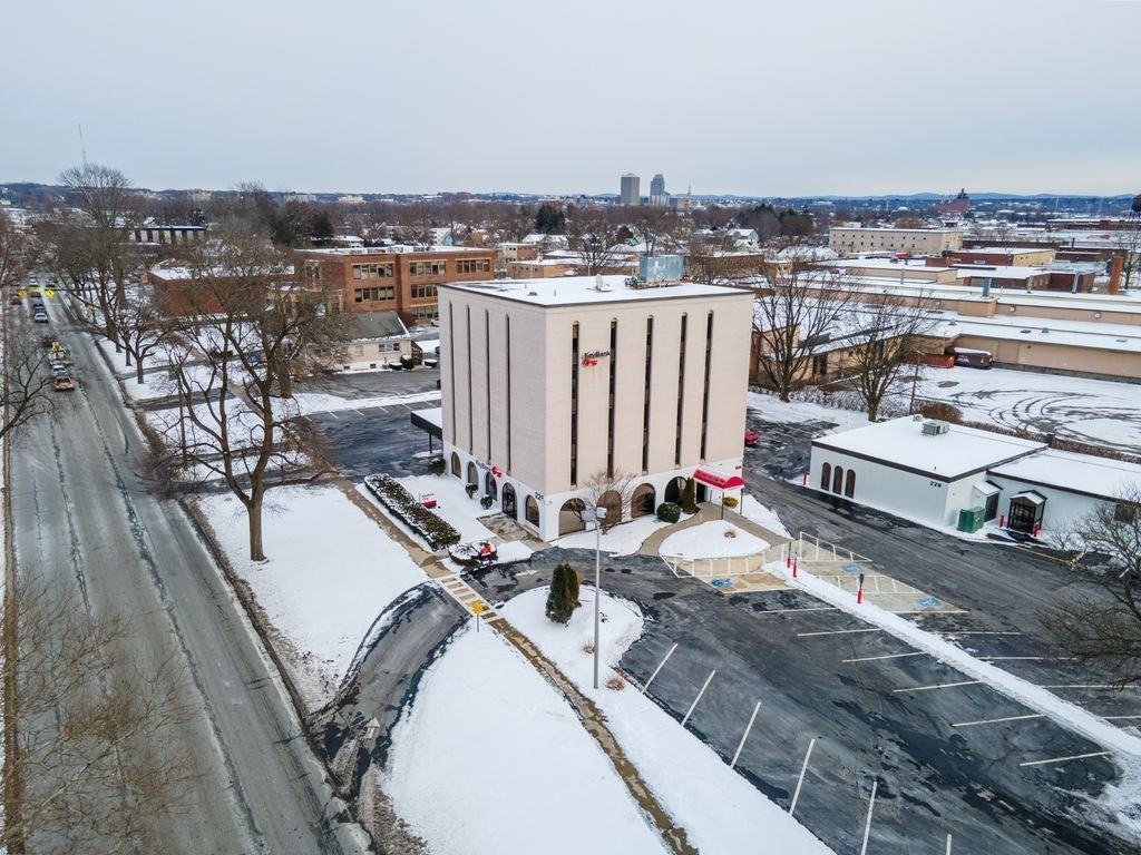 Photo 1 of 20 — 225 Park Ave 2, West Springfield, MA 01089