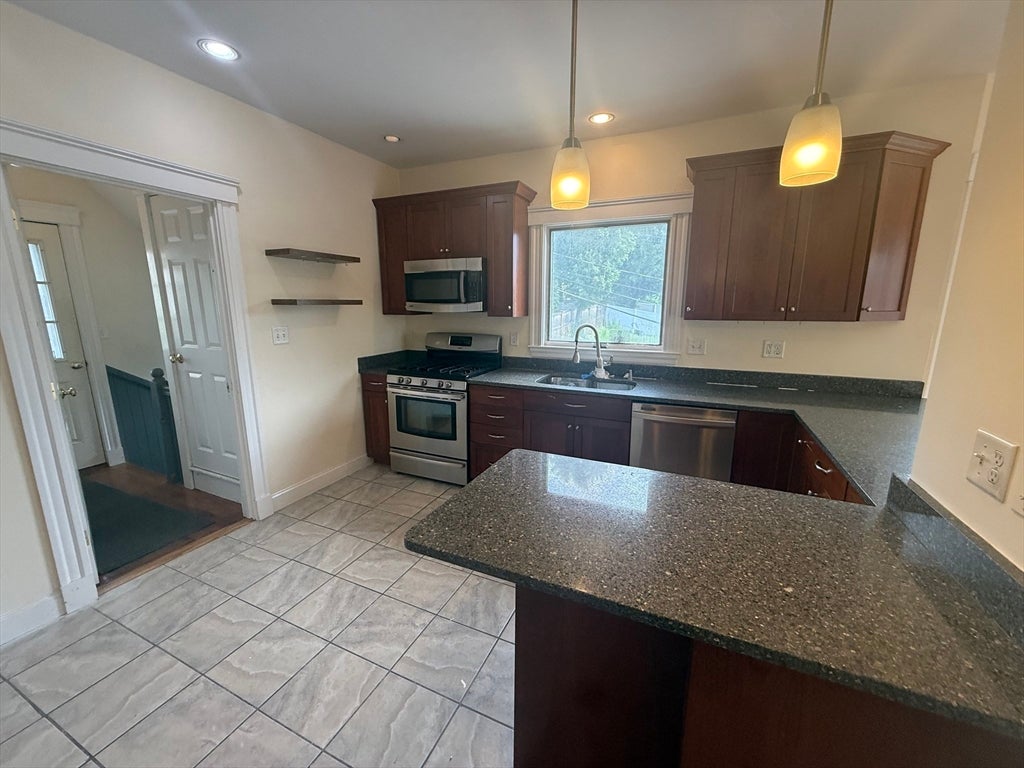 565 Main St #2, Watertown, MA, 565 Main St #2, Watertown, MA Photo #2