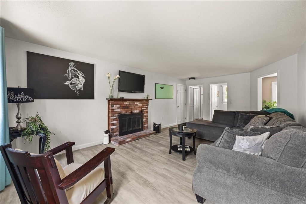 9 Fort Apache Dr, Franklin, MA, 9 Fort Apache Dr, Franklin, MA Photo #6