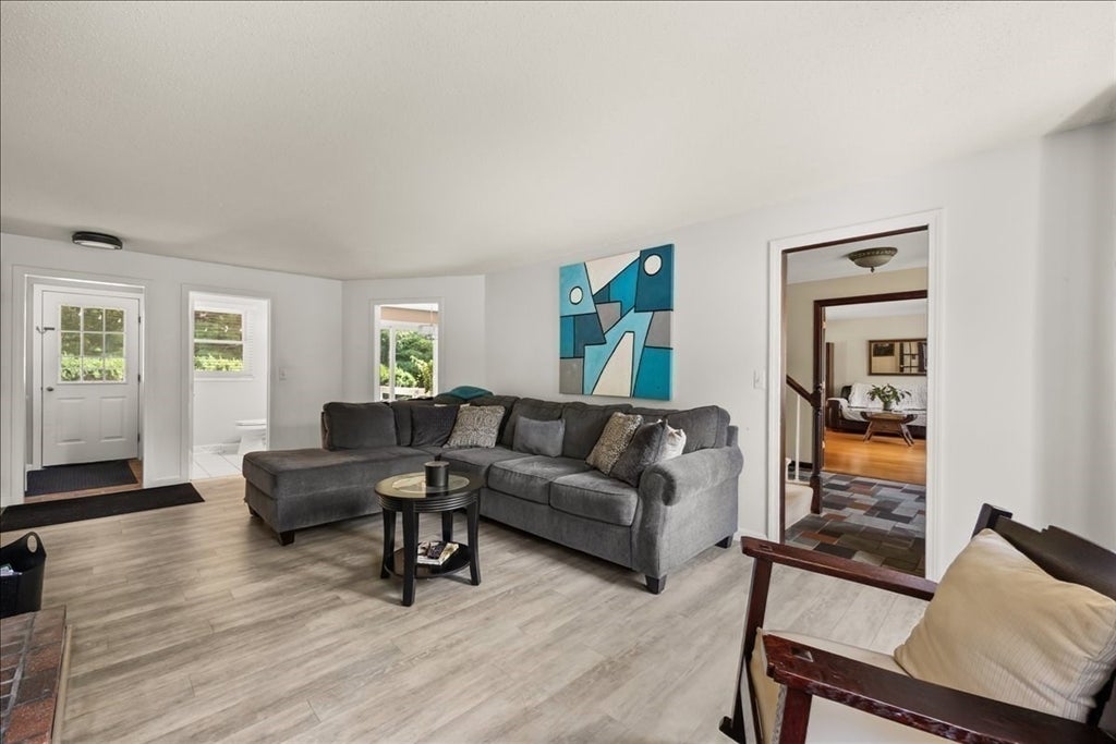 9 Fort Apache Dr, Franklin, MA, 9 Fort Apache Dr, Franklin, MA Photo #7