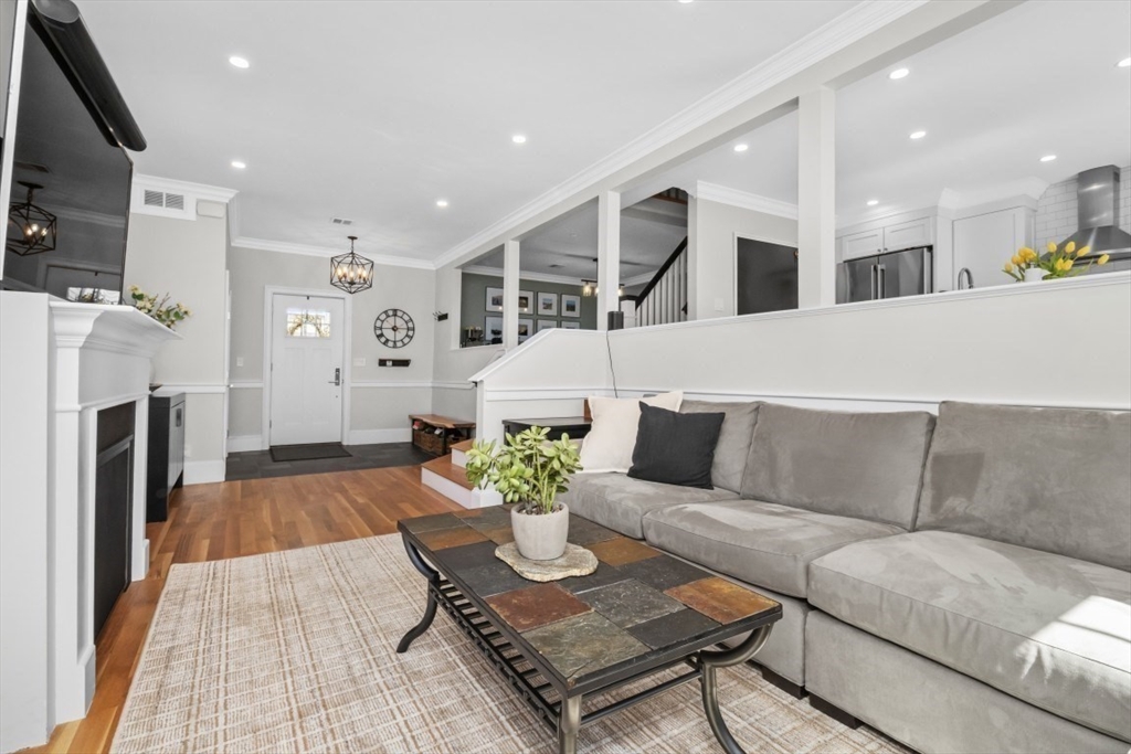 322 Bunker Hill St B