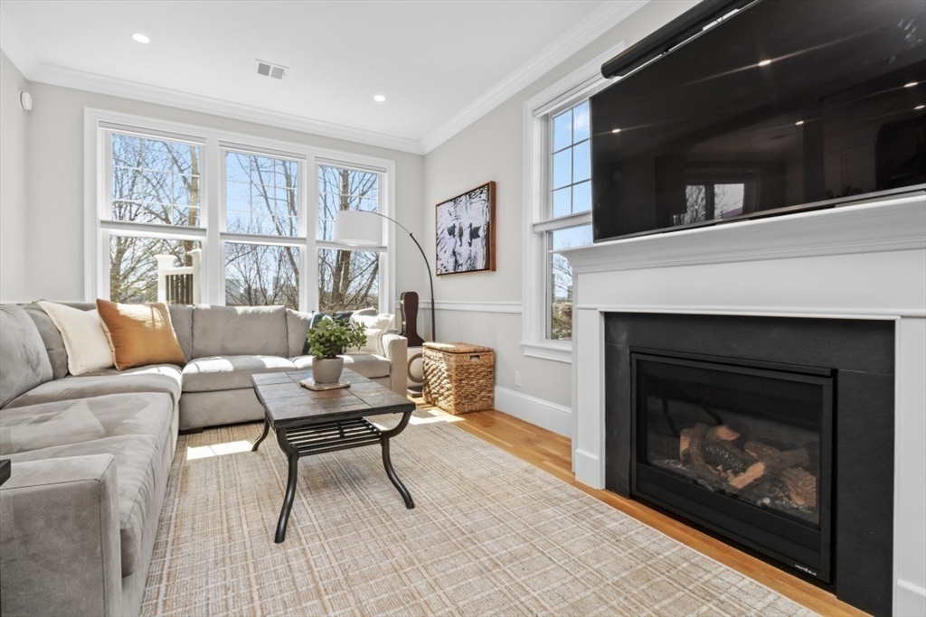 322 Bunker Hill St B