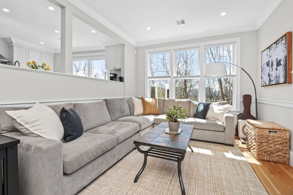 322 Bunker Hill St B