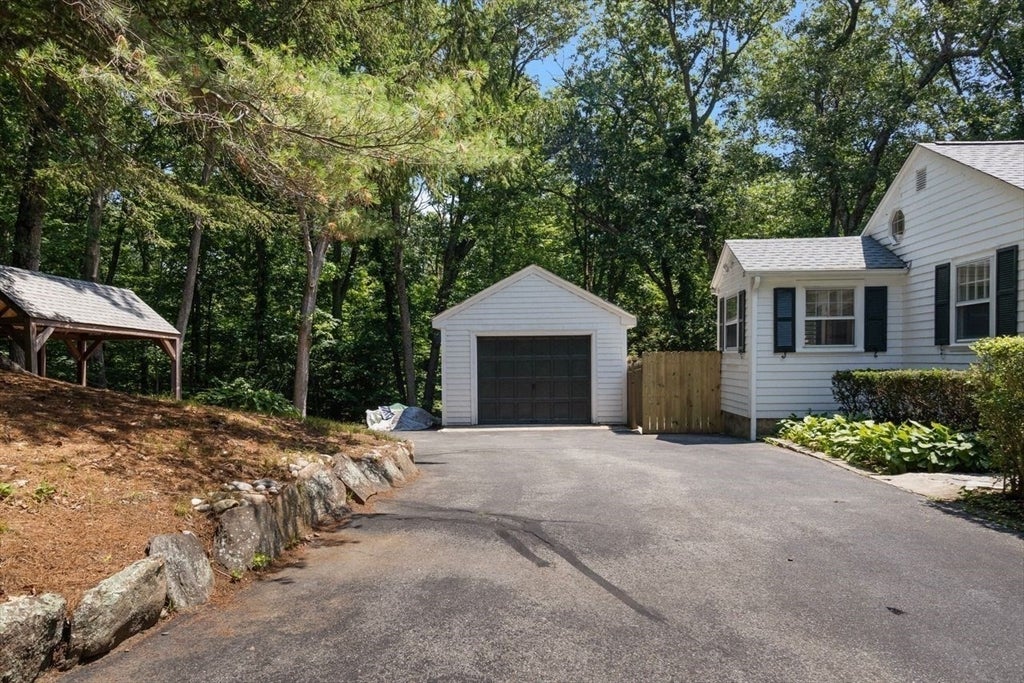 15 Williams Road, Smithfield, RI, 15 Williams Road, Smithfield, RI Photo #37