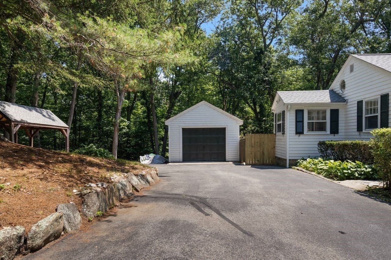 15 Williams Road, Smithfield, RI, 15 Williams Road, Smithfield, RI Photo #37