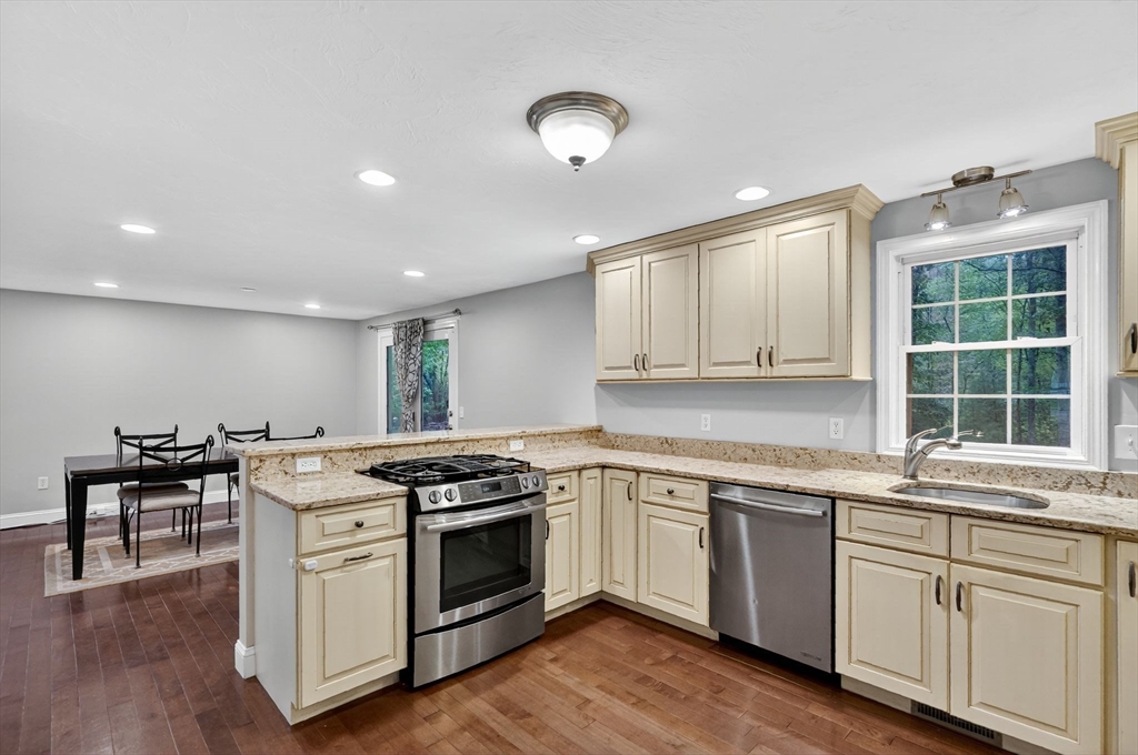 165 King James Blvd