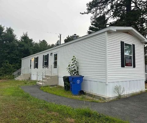 40 Pinyon Place Londonderry NH 03053
