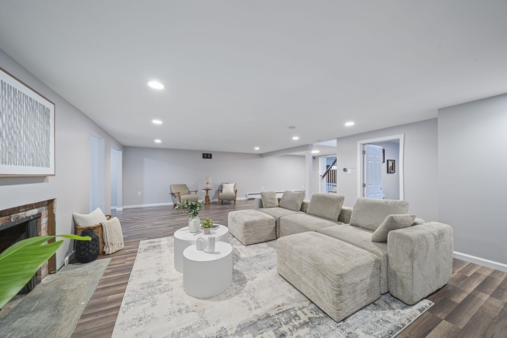 8 Conway Lane, Foxboro, MA Photo #26