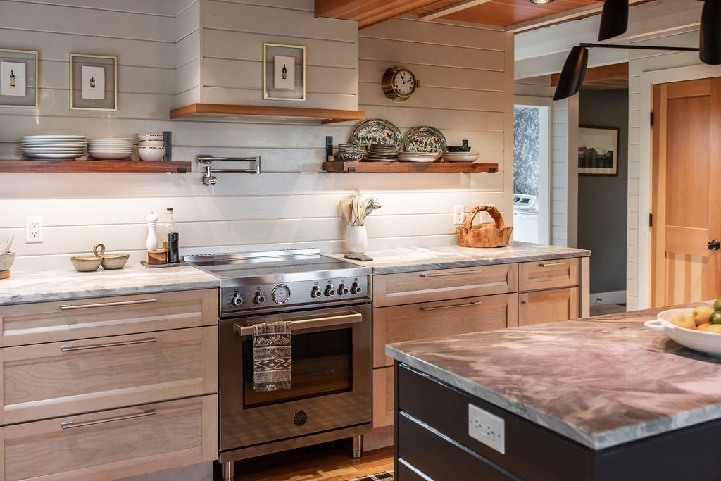 24 Uncas Rd, Gloucester, MA Photo #8
