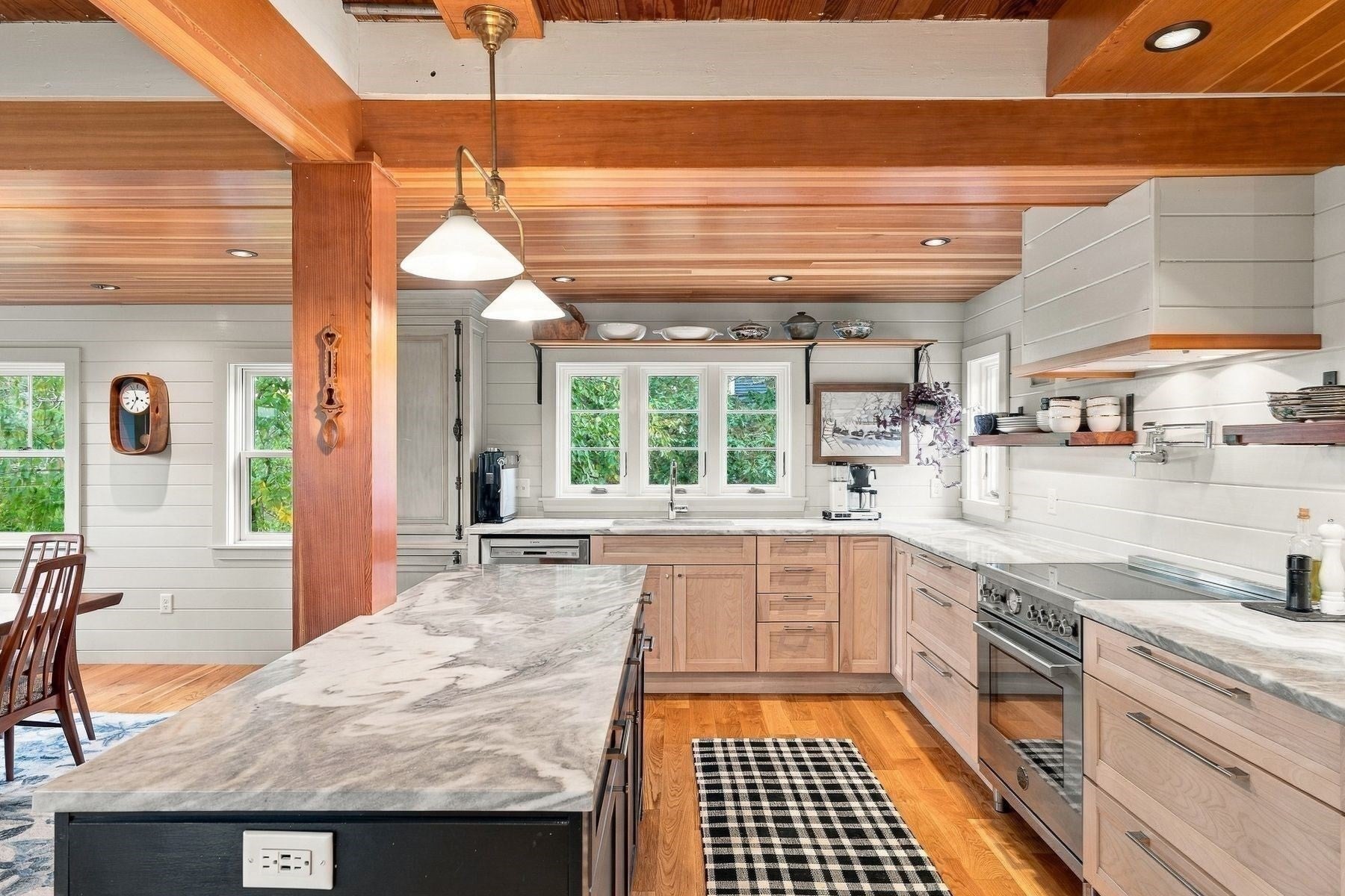 24 Uncas Rd, Gloucester, MA Photo #6