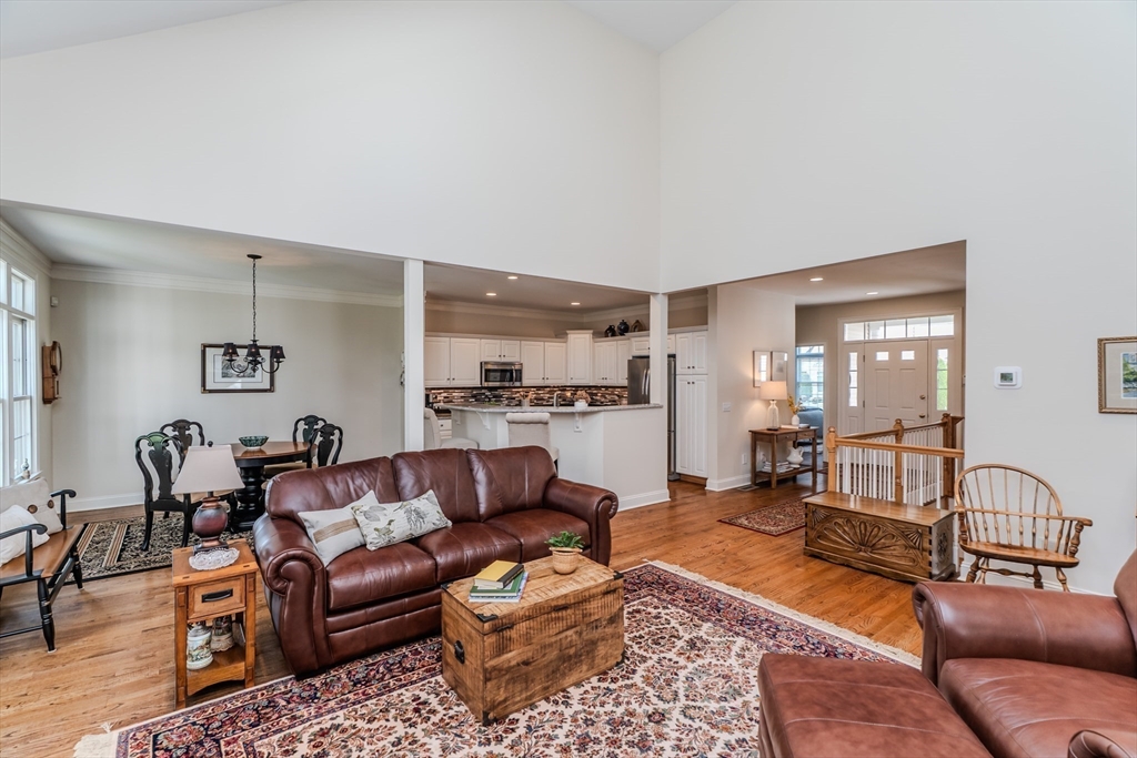 Wilbraham, Massachusetts 01095, United States, 2 Bedrooms Bedrooms, ,2 BathroomsBathrooms,Residential,Contingent,152613