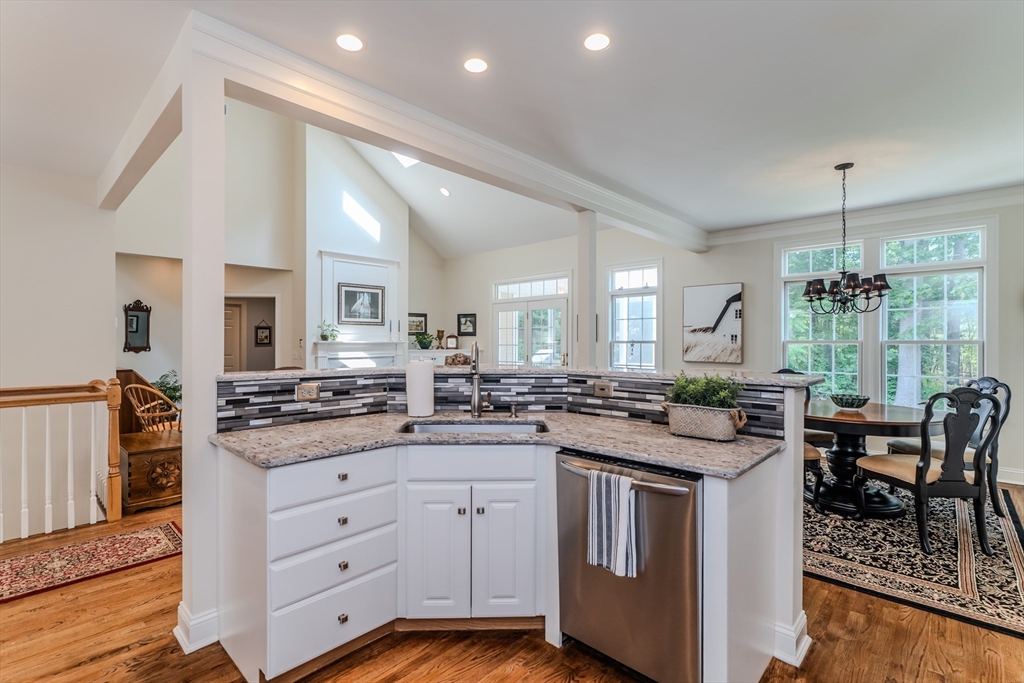 Wilbraham, Massachusetts 01095, United States, 2 Bedrooms Bedrooms, ,2 BathroomsBathrooms,Residential,Contingent,152613