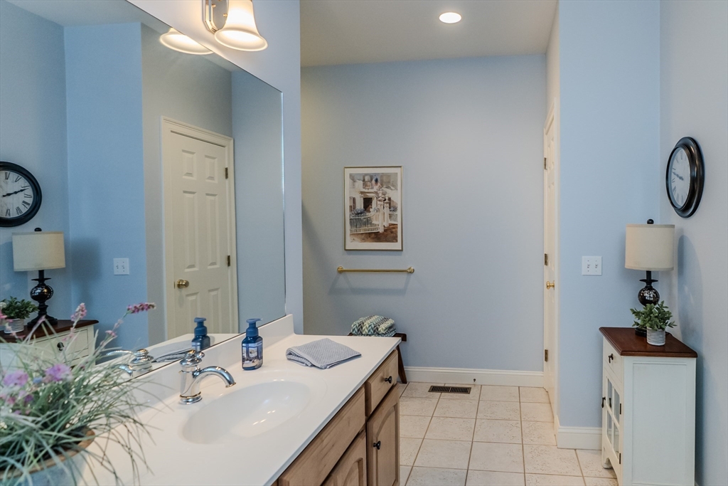 Wilbraham, Massachusetts 01095, United States, 2 Bedrooms Bedrooms, ,2 BathroomsBathrooms,Residential,Contingent,152613