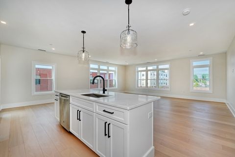 Photo of 62 Foundry St #315, Wakefield, MA 01880 (MLS # 73526609)