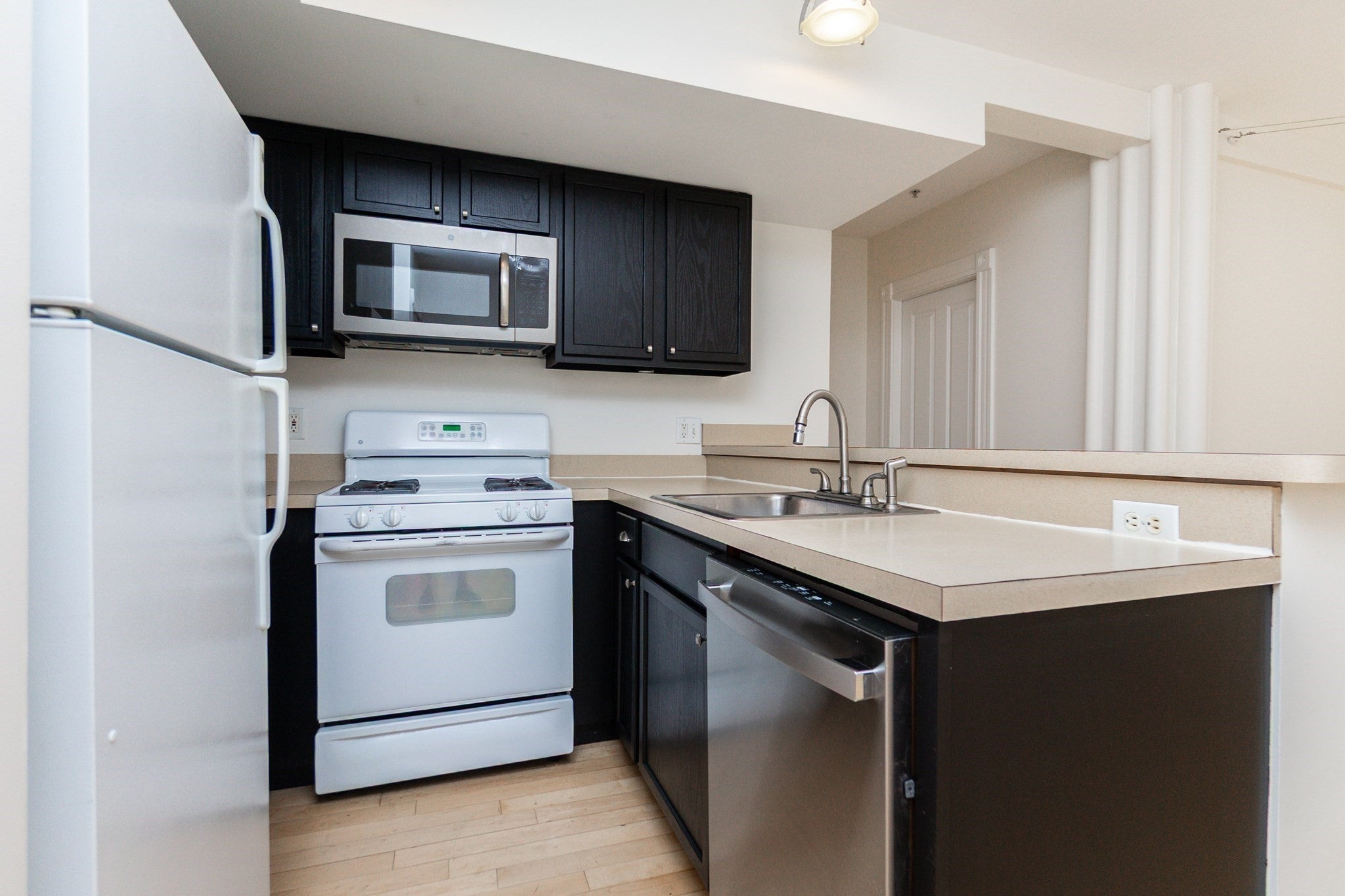 45-55 W Broadway 208