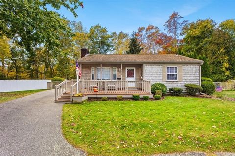 Photo of 888 Hillcrest Rd, New Bedford, MA 02745 (MLS # 73445367) Photo of 888 Hillcrest Rd, New Bedford, MA 02745 (MLS # 73445367)