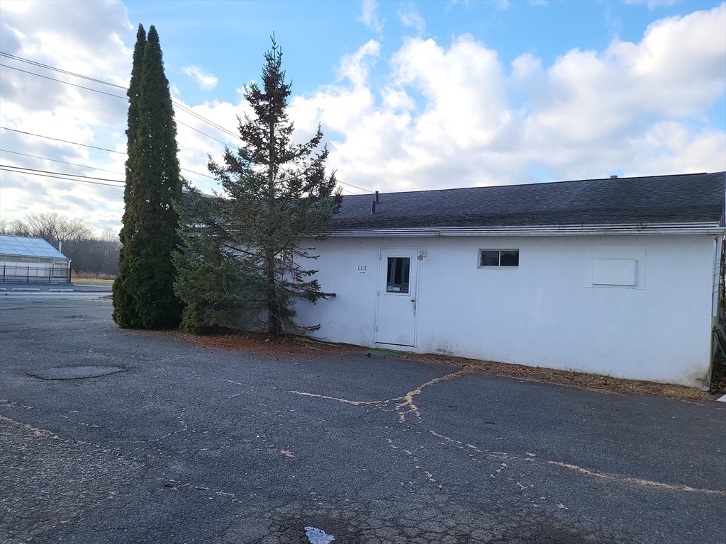 1132&1140 Springfield St