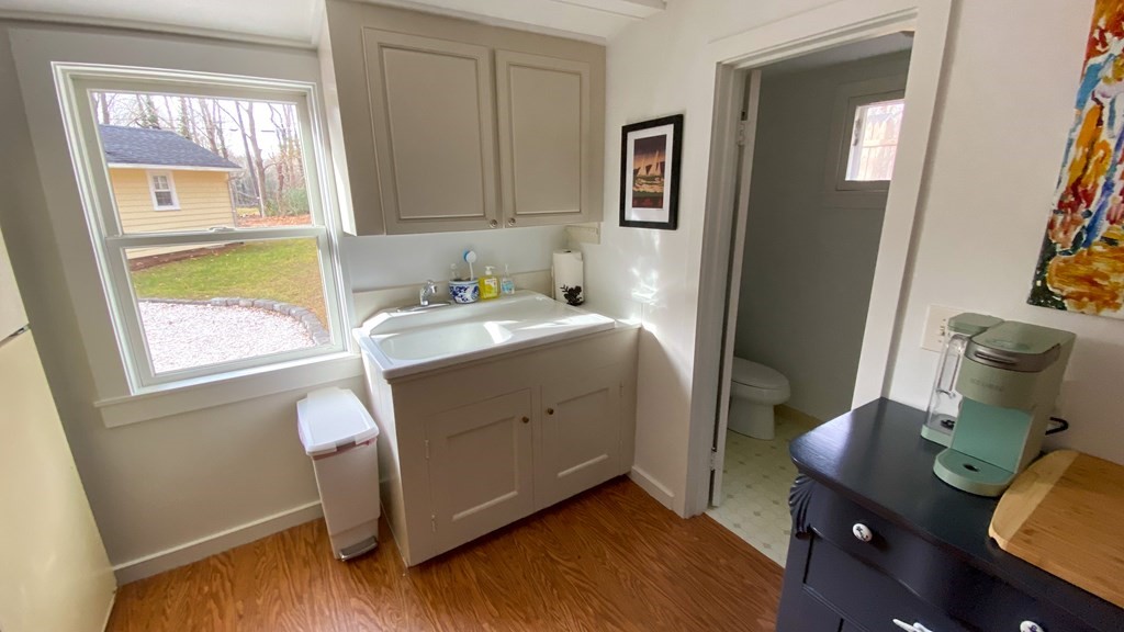 Falmouth, Massachusetts 02556, United States, 3 Bedrooms Bedrooms, ,2 BathroomsBathrooms,Residential,Active,43726