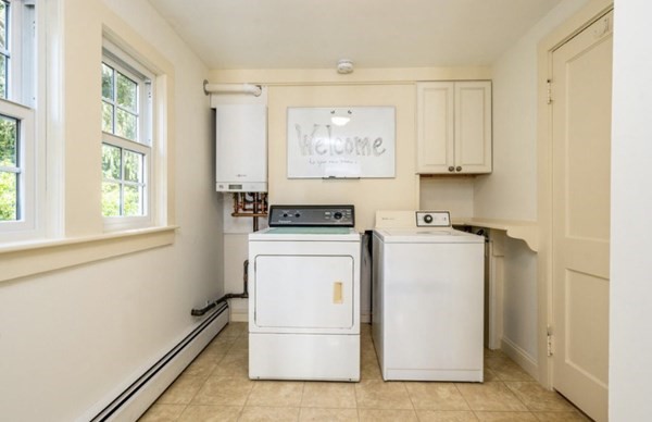 Falmouth, Massachusetts 02556, United States, 3 Bedrooms Bedrooms, ,2 BathroomsBathrooms,Residential,Active,43726