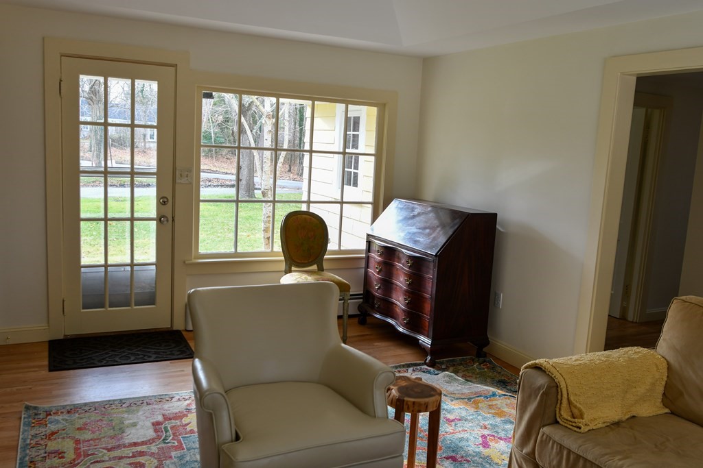 Falmouth, Massachusetts 02556, United States, 3 Bedrooms Bedrooms, ,2 BathroomsBathrooms,Residential,Active,43726