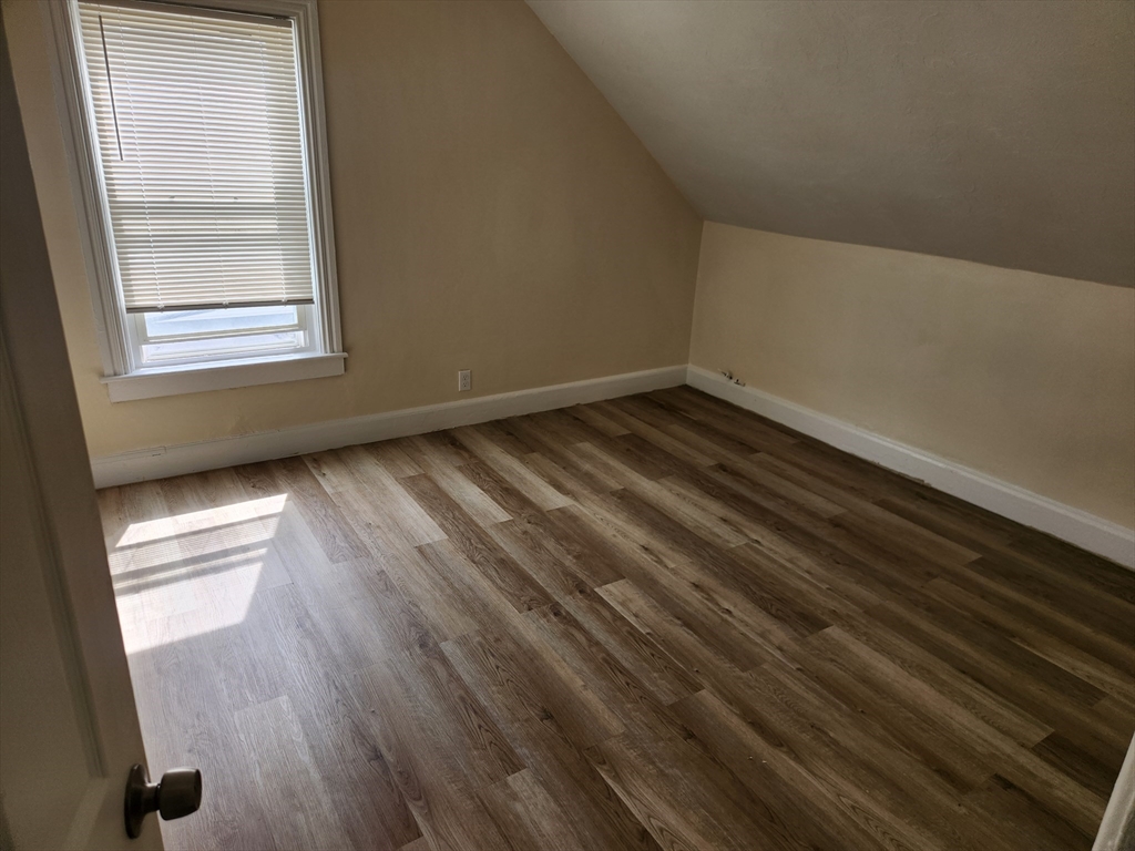 17 Richards Ave 3