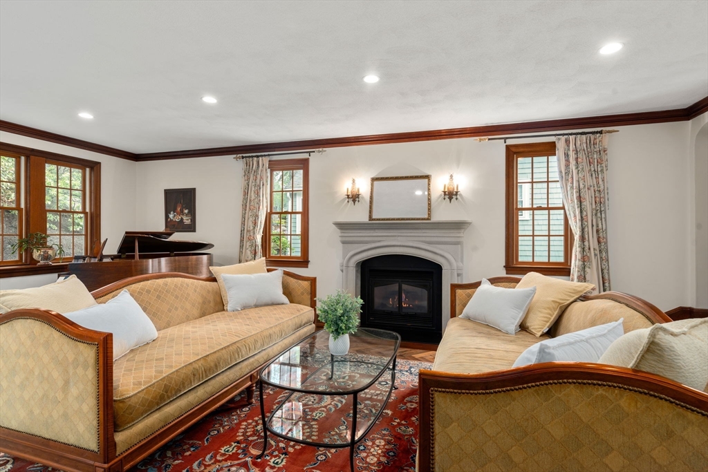 14 Arlmont Street, Arlington, MA Photo #4