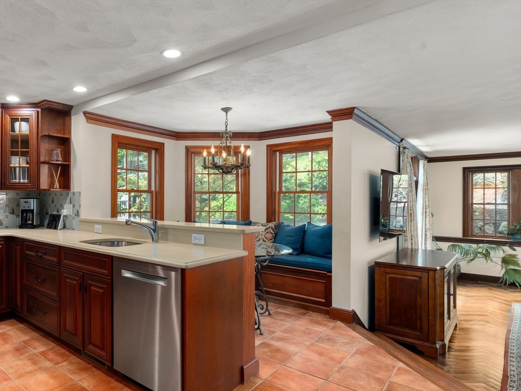 14 Arlmont Street, Arlington, MA Photo #8