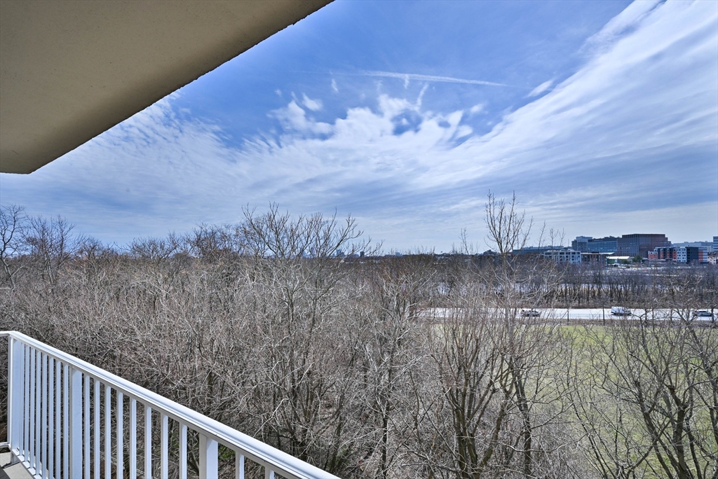 151 Coolidge Ave 413