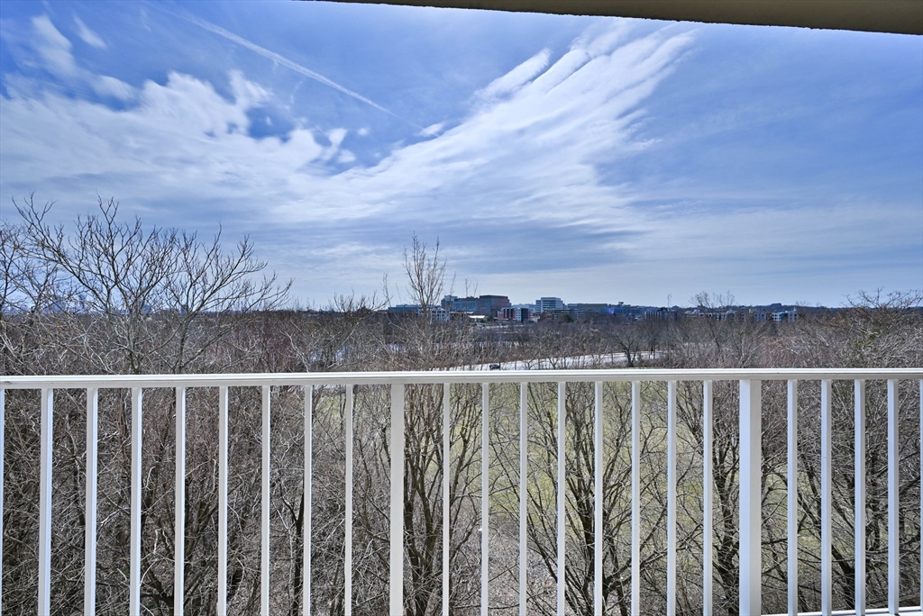 151 Coolidge Ave 413