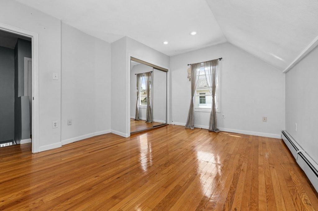 Melrose, Massachusetts 02176, United States, 2 Bedrooms Bedrooms, ,2 BathroomsBathrooms,Residential,Contingent,182022