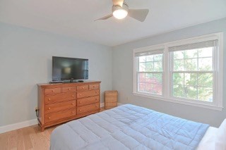 33 Washington St. 8
