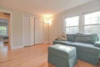 33 Washington St. 8