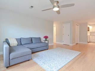 33 Washington St. 8