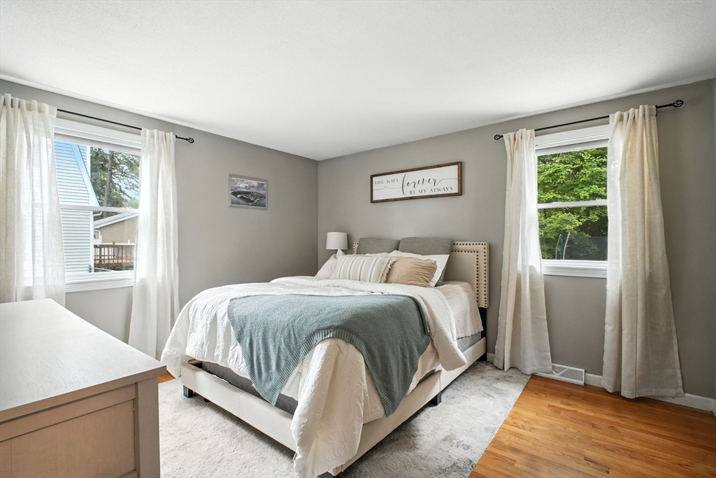 28 Entrybrook Dr