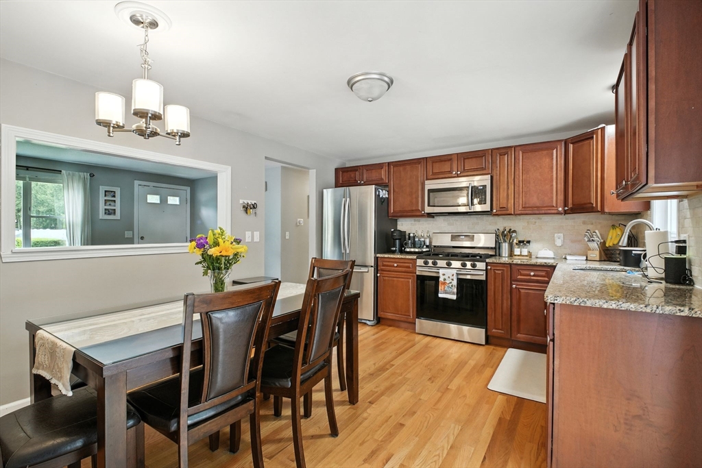 28 Entrybrook Dr