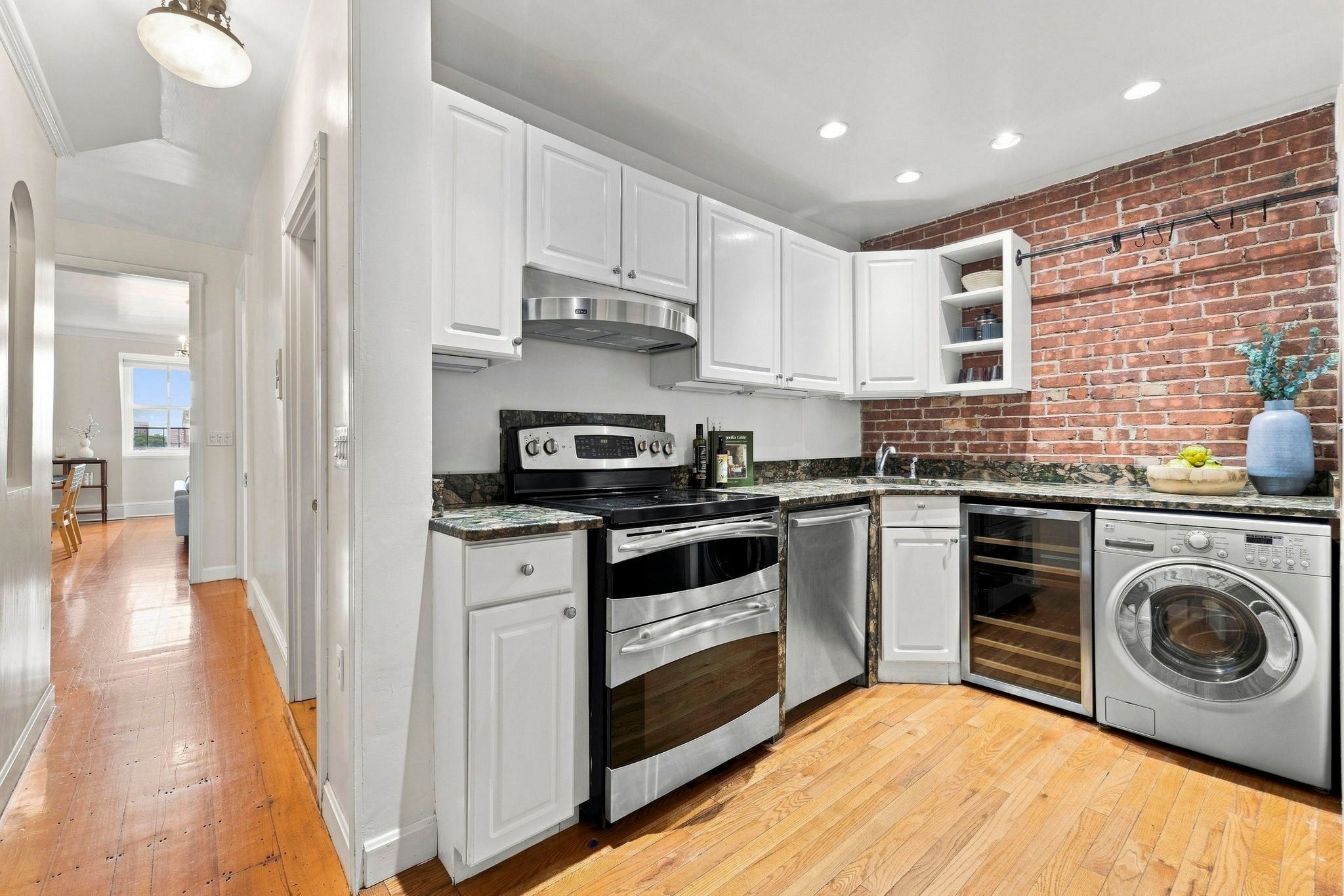 105 Beacon St., ST #10, Boston, MA Photo #9